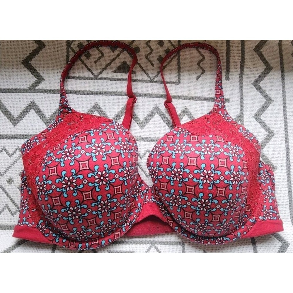 Body by Victoria Secret Lined Perfect Coverage Paisley Like Print Red Lace‎ 34D